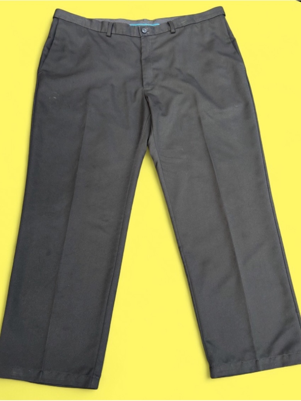 Haggar Men's Dark Black Straight-Leg Dress Pants